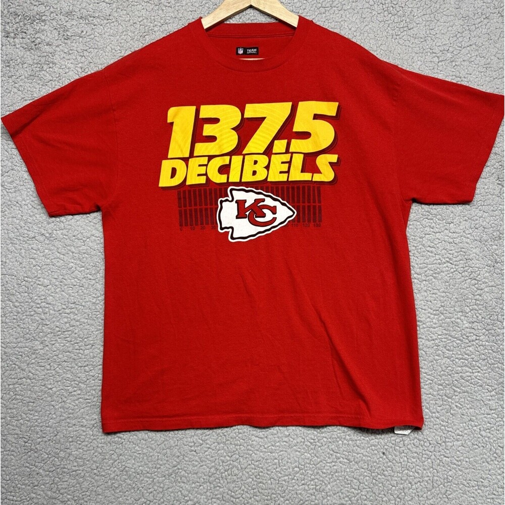 Kansas City Chiefs 137.5 Decibels T- Shirt XL Mahomes -Kelce  Arrowhead Stadium.
